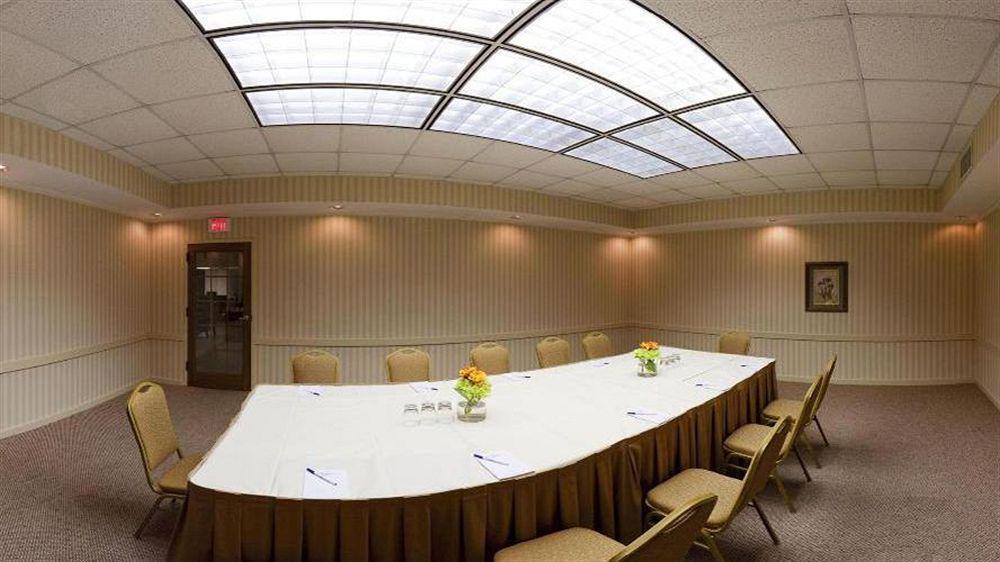 Holiday Inn Express Little Rock-Airport By Ihg Exterior photo