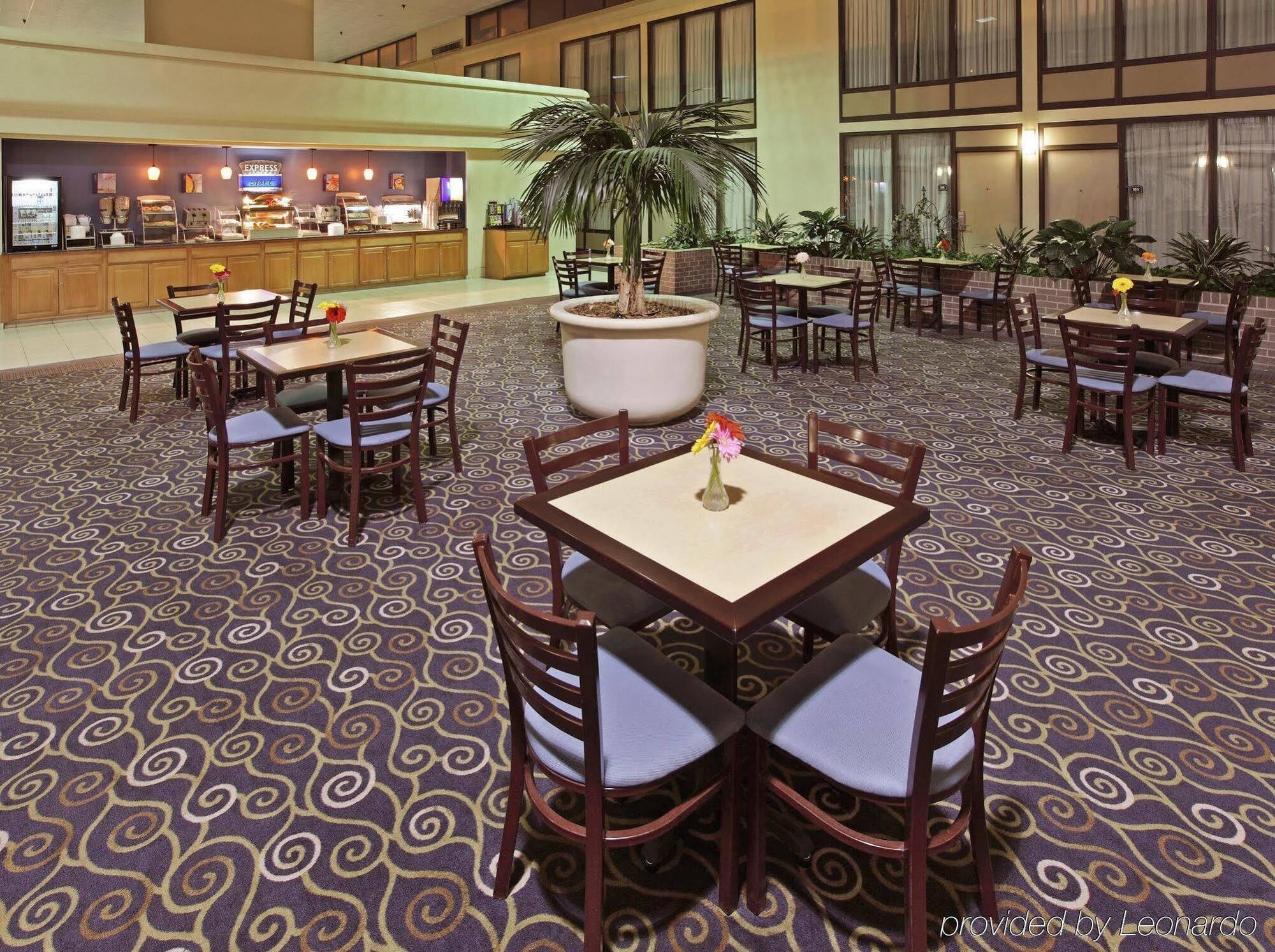 Holiday Inn Express Little Rock-Airport By Ihg Exterior photo
