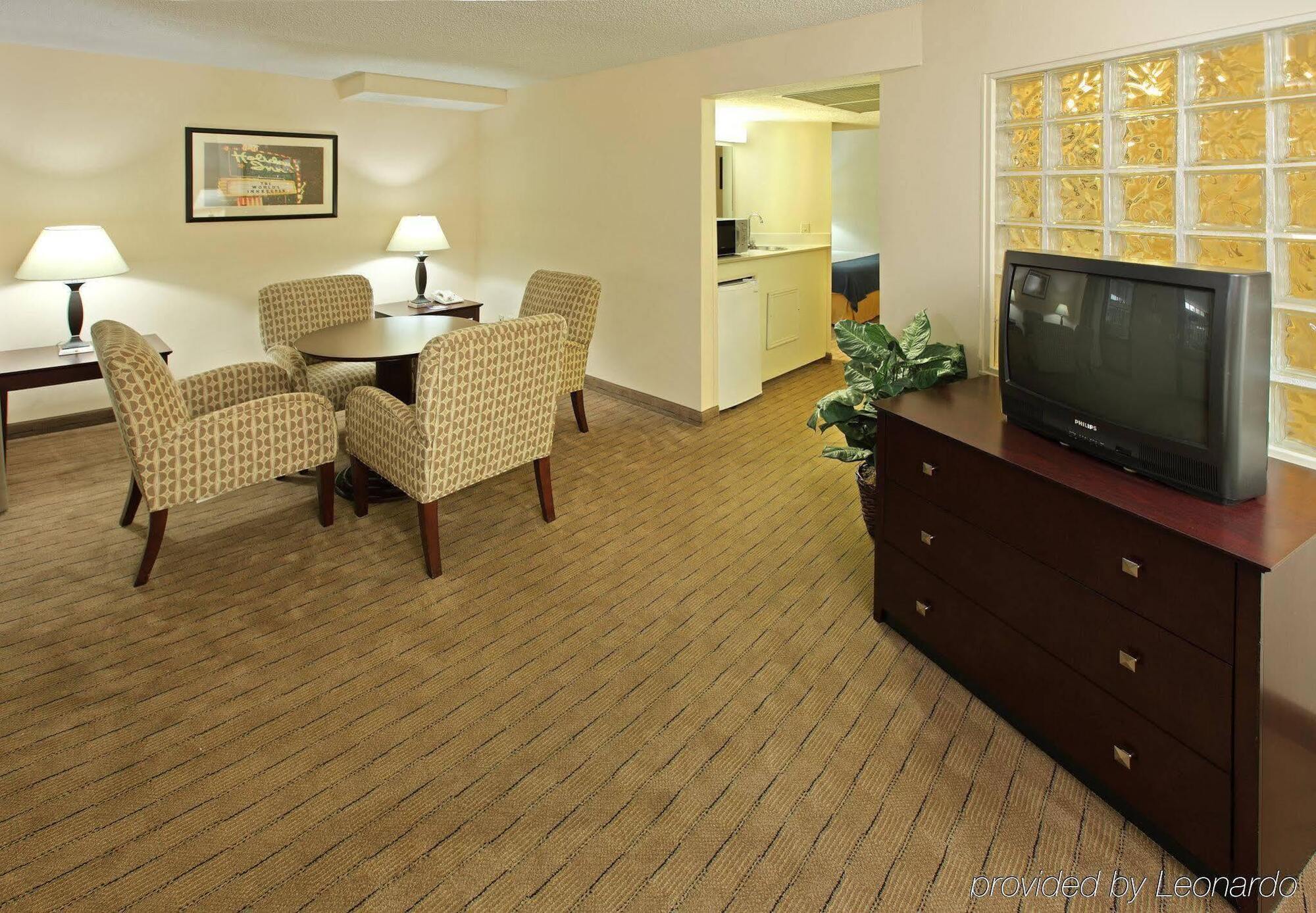 Holiday Inn Express Little Rock-Airport By Ihg Exterior photo